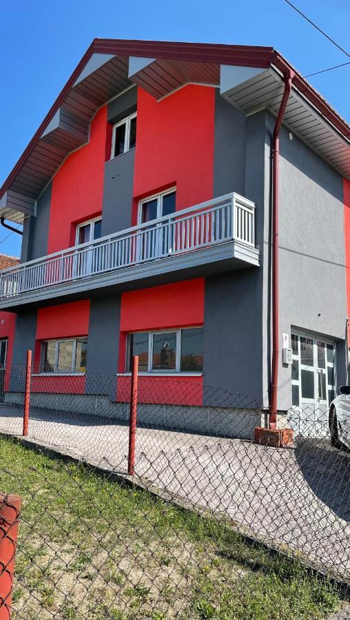 Ferienwohnung Cazin Centar Cuprija Exterior foto